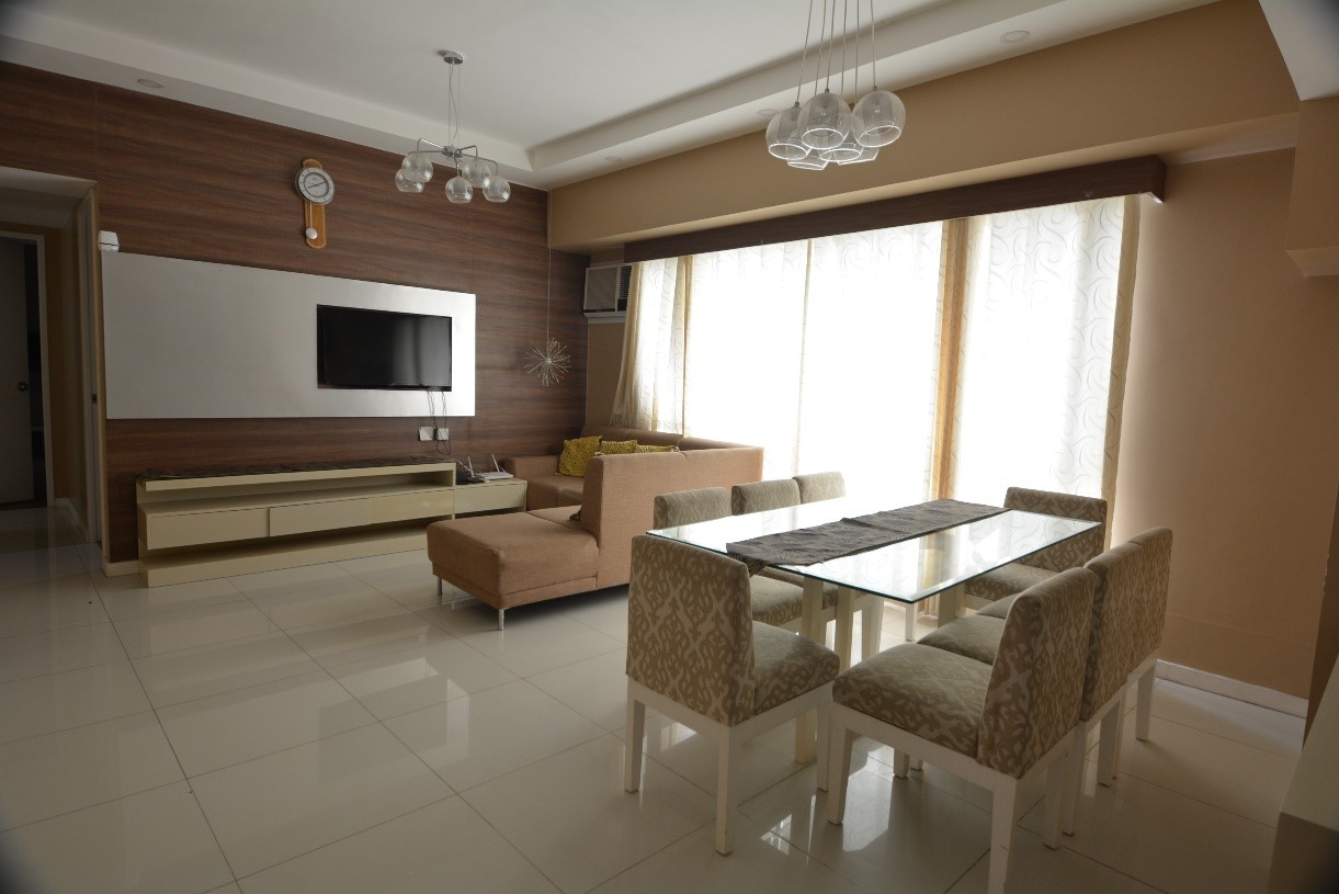 Spacious dining and living area