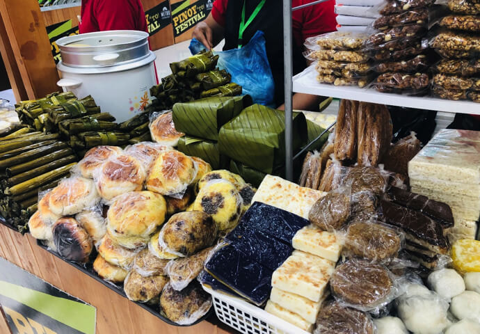 Local snacks are also plentiful.

The newly opened Metoro Ayala Cebu.
Please try everyone.
