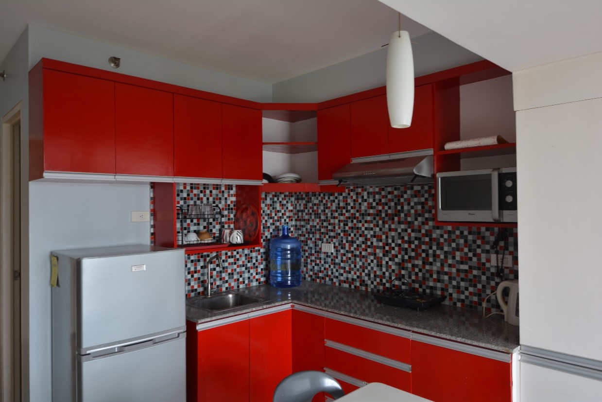 A red-based interior for this studio type unit