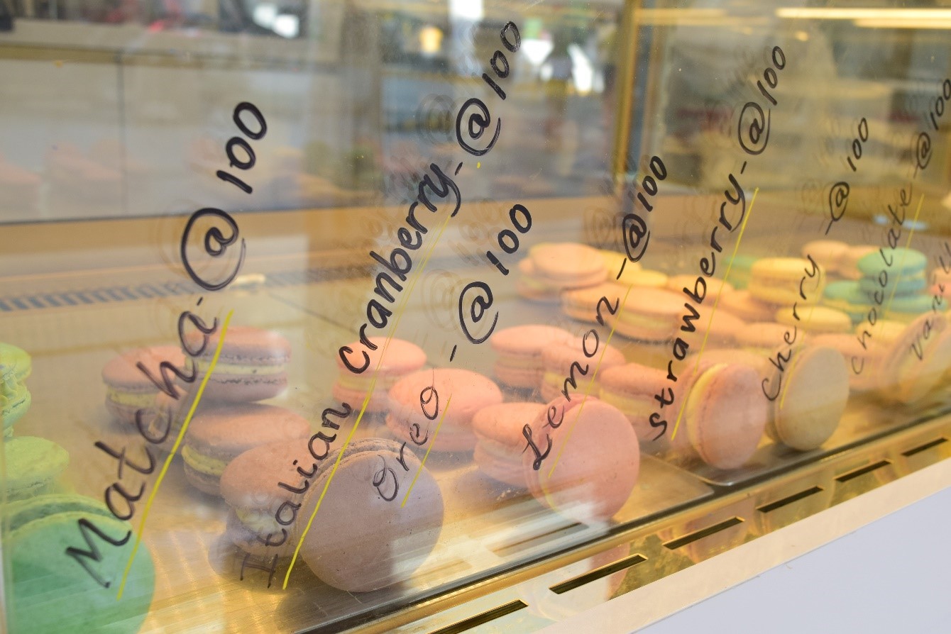 You cannot miss these heavenly goodies! They offer 10 flavors of macarons, for P100 each.