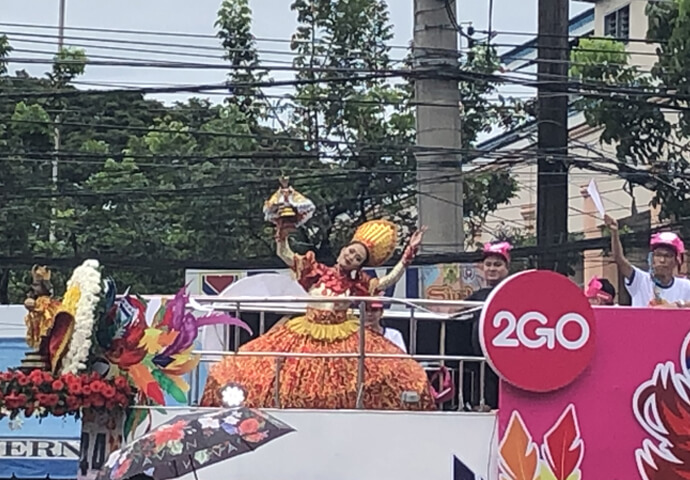 Looking closer to the queen of the queens, The Sinulog Festival Queen 2019 is dancing with grace and elegance. It is truly an honor to be chosen as the overall queen of the Sinulog Festival. 