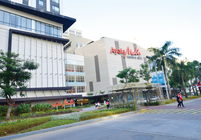 2019年12月に待ちに待ったAyala Mall Central Bloc（アヤラモールセントラルブロック）がOPEN!! こちらも、Avidaからすぐの場所にあり、ますます生活がしやすくなりました。
現在はコロナの影響で営業時間が変わっていますが、セブのモール内で唯一夜22時まで営業しており、併設するメトロスーパーマーケットは23時まで営業しています。コールセンターなどもあり、働く時間が様々な人が多く住む街なので、どんなライフスタイルの人でも生活がしやすくなっています！