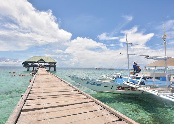 The spreading blue seas, spotted with hot spots〜 To the southernmost tip of Mactan Island, Cordova〜