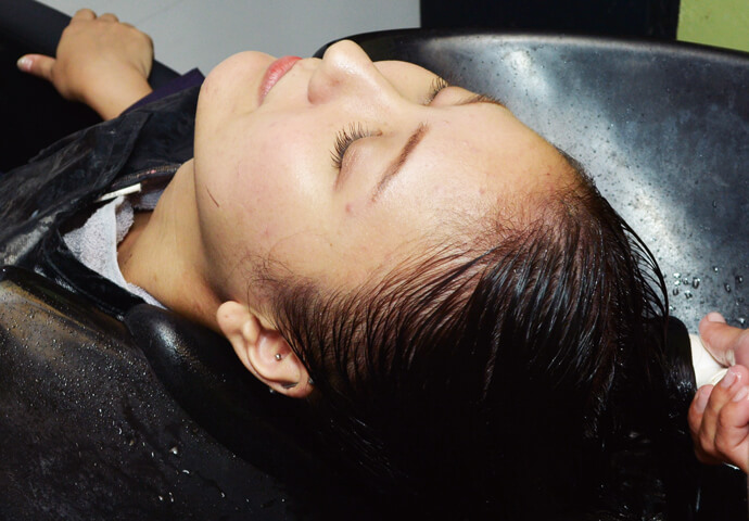 A popular hair & nail salon that can answer any high aesthetic request.