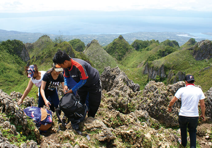 Fully experience magnificent nature! Osmeña Peak 