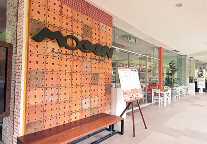 Mooon Café