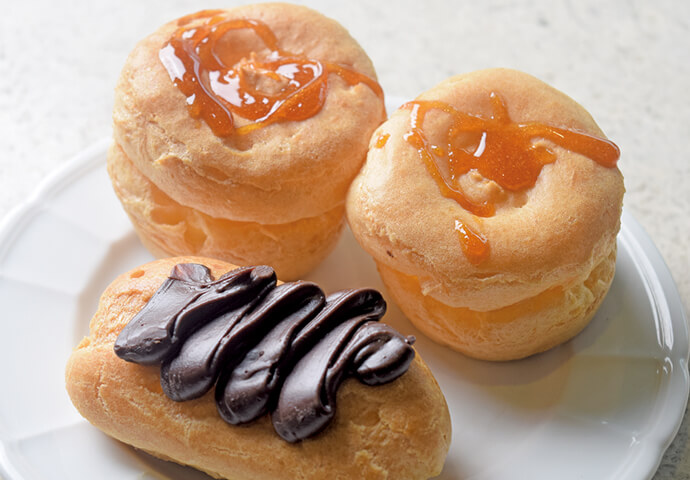Cream Puffs and Éclair for only P20 each!