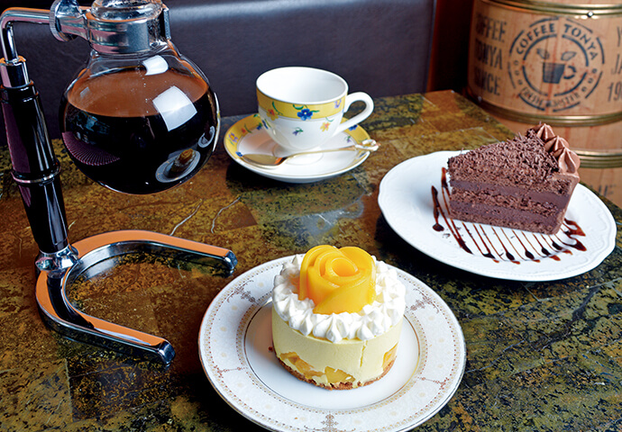 Mango Cheese Cake, Rare Chocolate Cake and Specialty Coffee.