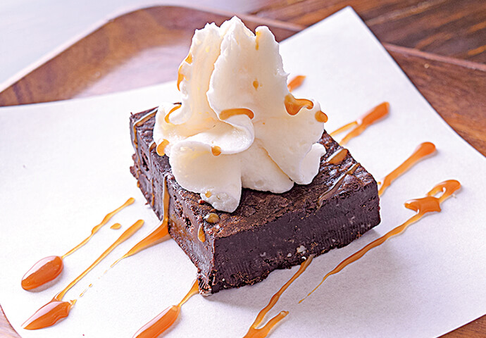 Brownie with whipped cream