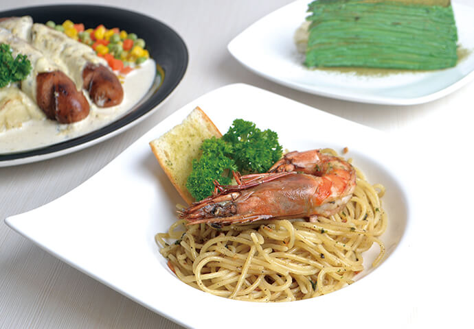 Bangers and Mash (P330) and Spaghetti Aglio Olio w/ Garlic King Prawn (P260)